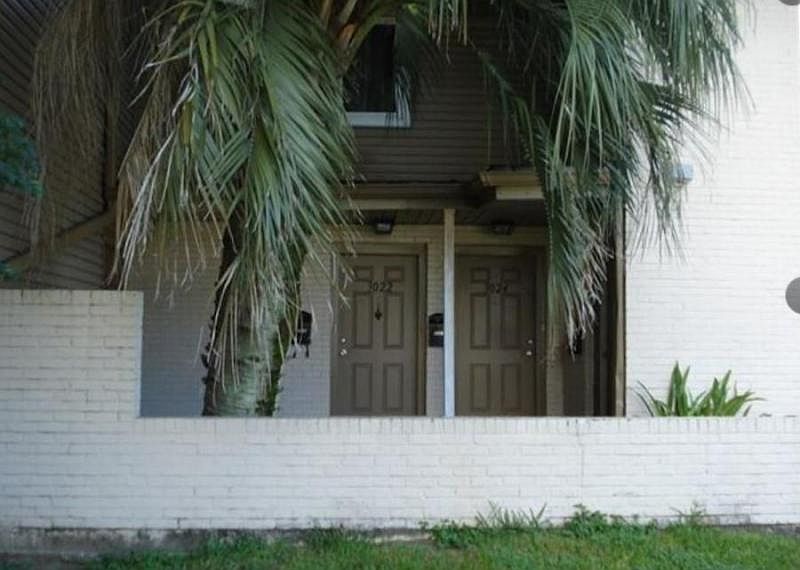 1st image of 3024 Lake Villa Dr