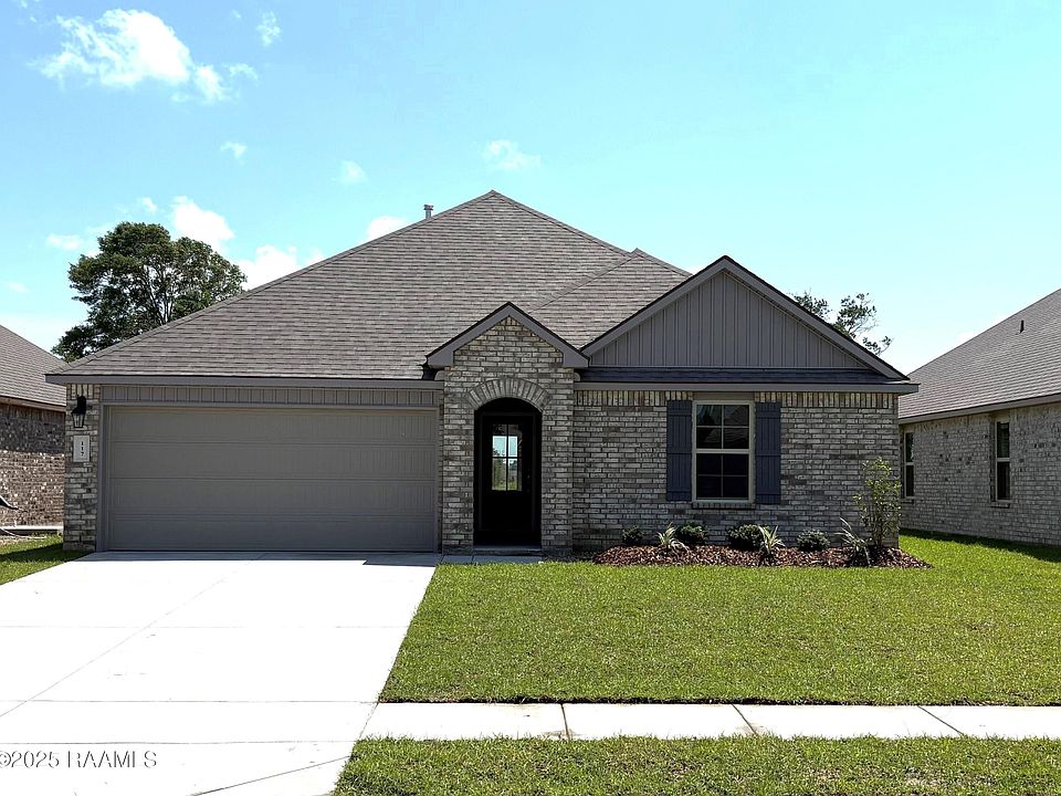1st image of 117 Cottage Cove Dr