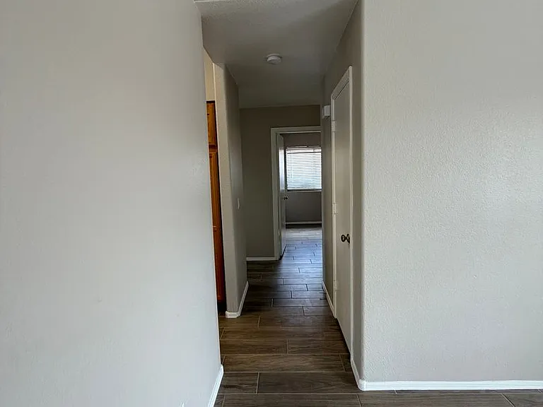 16719 N 160th Ave — Photo 10
