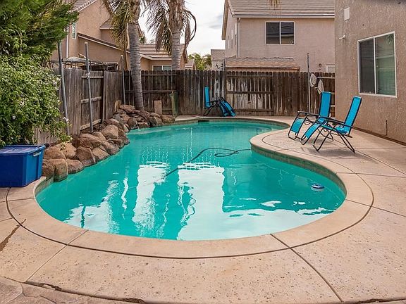 3rd image of 1362 Alpine Creek Dr