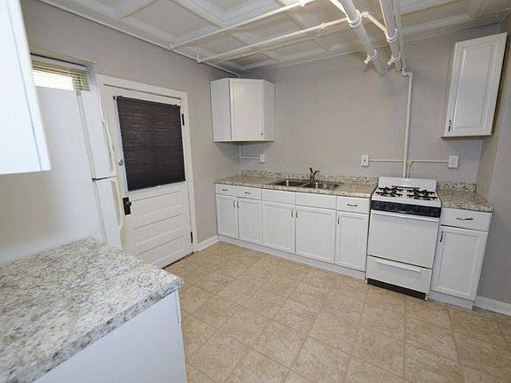 3rd image of 5821 Lindenwood Ave #Basement