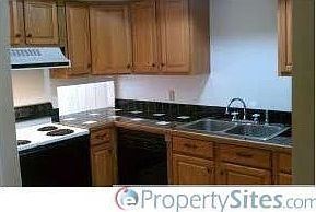 3rd image of 115 Beechnut St APT B8