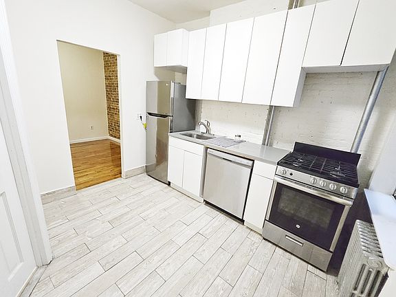 5th image of 536 9th Ave APT 3RS