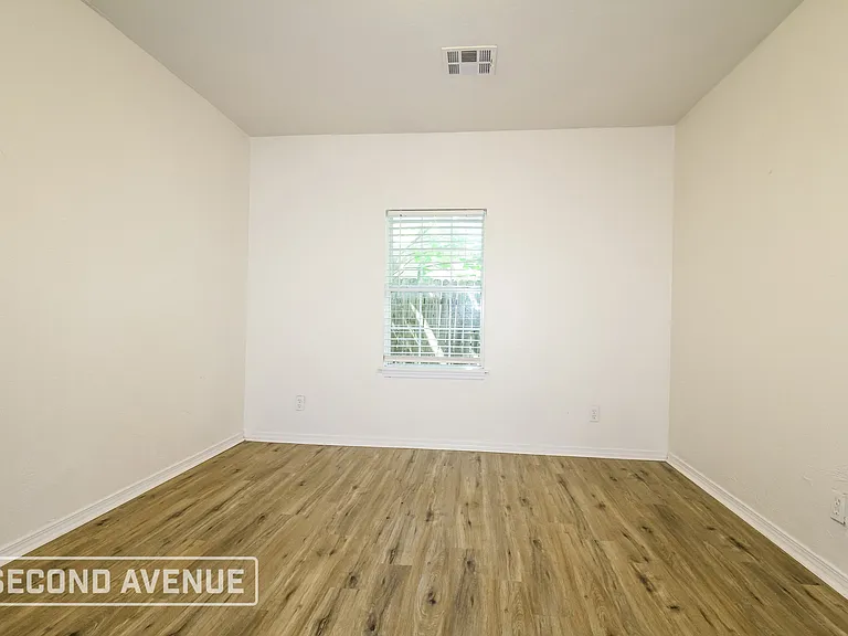 1521 S Blackwelder Ave — Photo 11