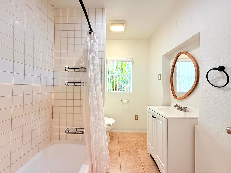 4447 Lockwood Ave — Photo 30