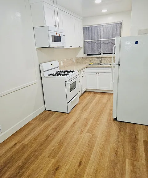 224 E Elmwood Ave #F — Photo 7