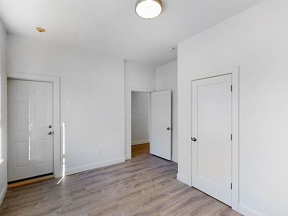 landlord_unit_photo_55282876_6