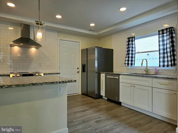 225 Somerset Dr, Willingboro, NJ 08046