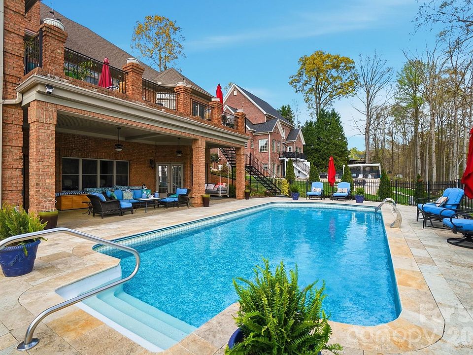 1st image of 107 Nautilus Ct