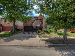 16609 Woodside Dr, Justin, TX 76247