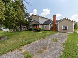 817 Ridgeview Dr, Clinton, TN 37716