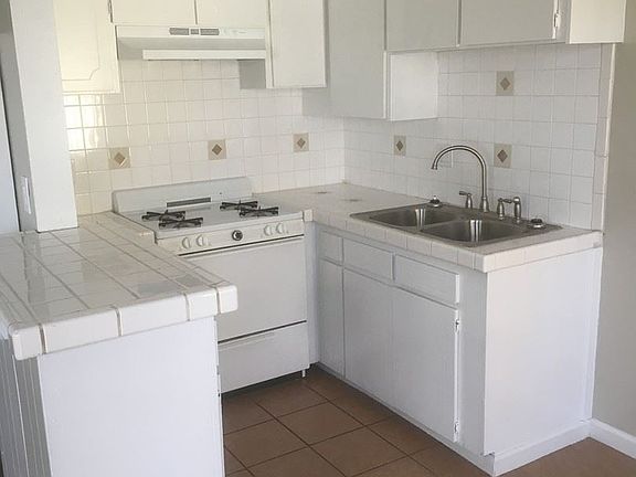 4th image of 13916 Cerise Ave APT 3