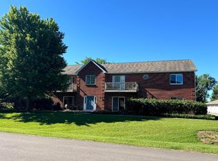 5635 Andrews Dr, Roscoe, IL 61073