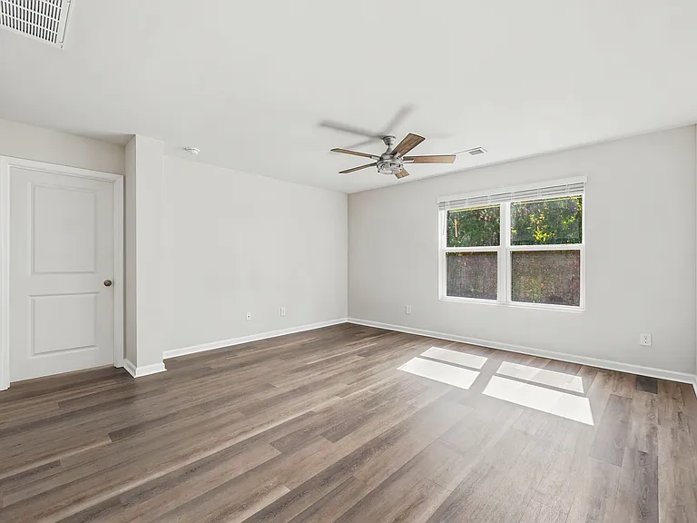 258 Hollandbush Dr — Photo 16