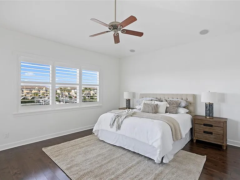 4130 Causeway Vista Dr — Photo 32