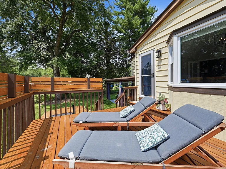 6426 Carriage Dr — Photo 44