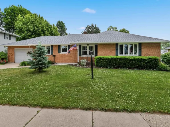809 Grove St, Beaver Dam, WI 53916