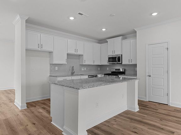 2nd image of 933 Alma Railway Dr #553