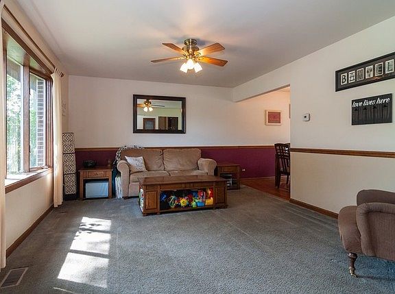 3rd image of 29W342 Grove Ave