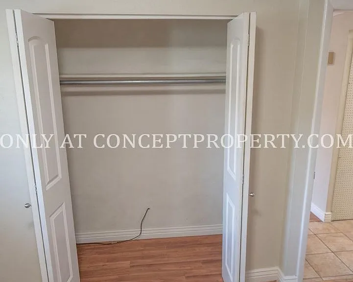 100 S Orchard Dr — Photo 45