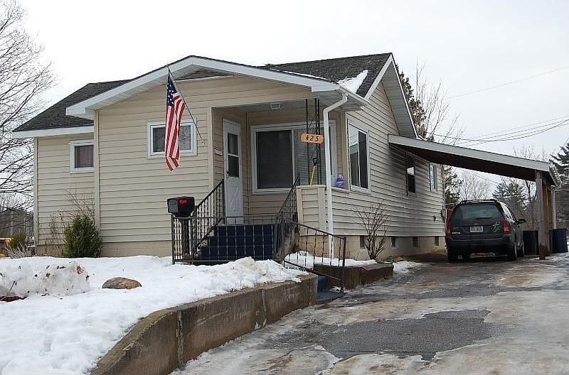 425 Fairmount St, Kingsford, MI 49802 Zillow