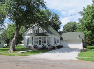 721 Lyon Ave, Carthage, IL 62321