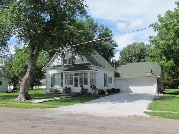 721 Lyon Ave, Carthage, IL 62321