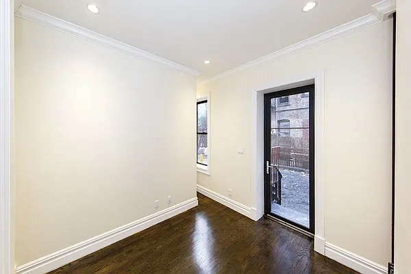 Rented by Voro New York | media 17