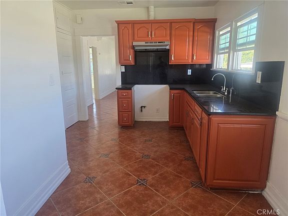 5th image of 6126 Springvale Dr