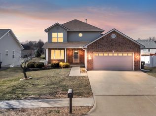 106 Katy Cir, Sedalia, MO 65301