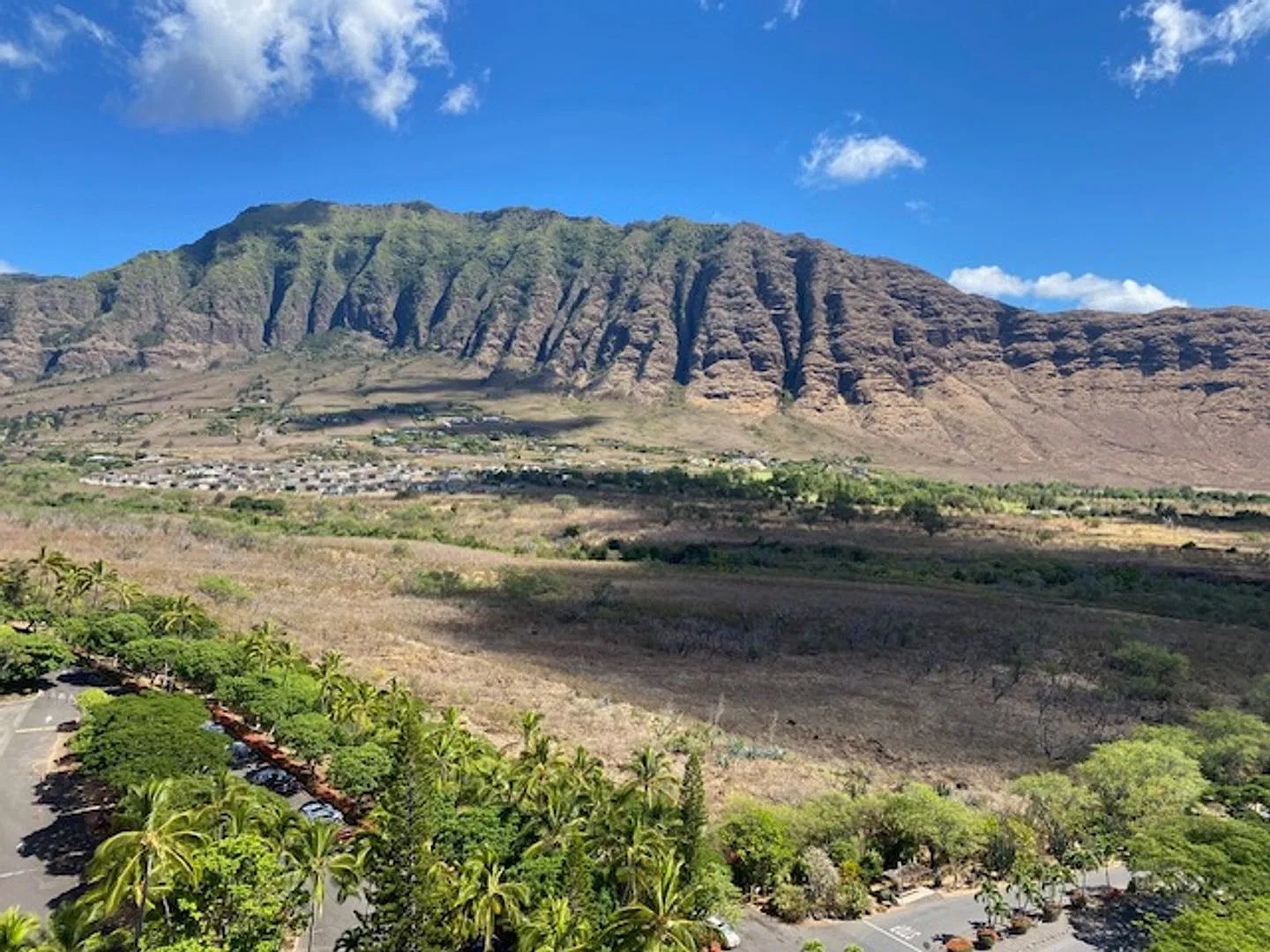 Makaha Valley Towers — Photo 2