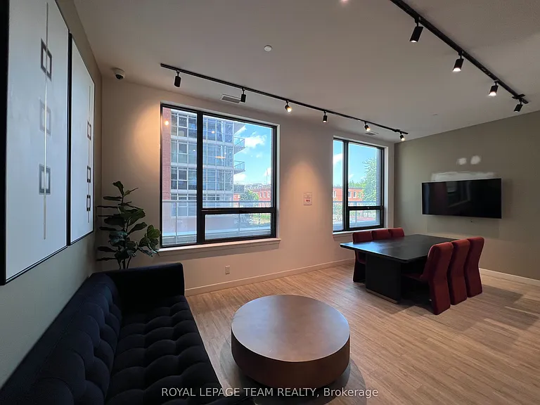 180 George St #1904 — Photo 26