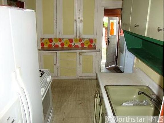 5th image of 3728 1st Ave S