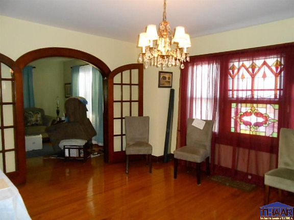 3rd image of 2510 Crawford St