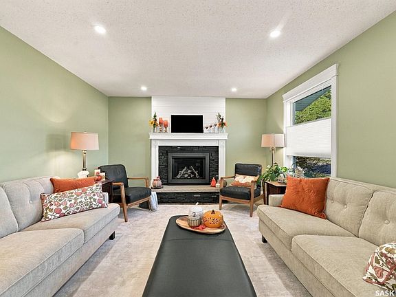 3rd image of 627 Spencer Way