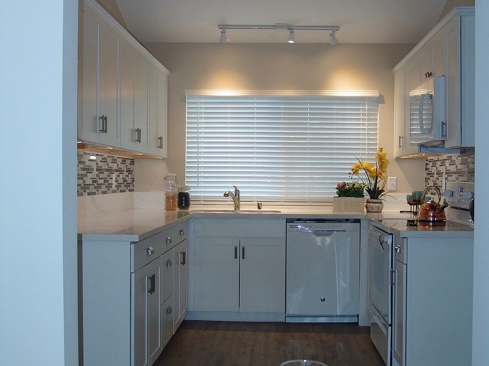 1st image of 7700 Parkway Dr Unit 21