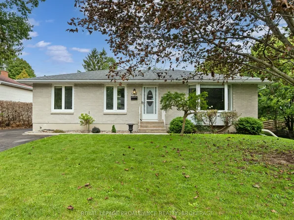 1212 Prince Charles Dr, Kingston, ON K7M 5K1