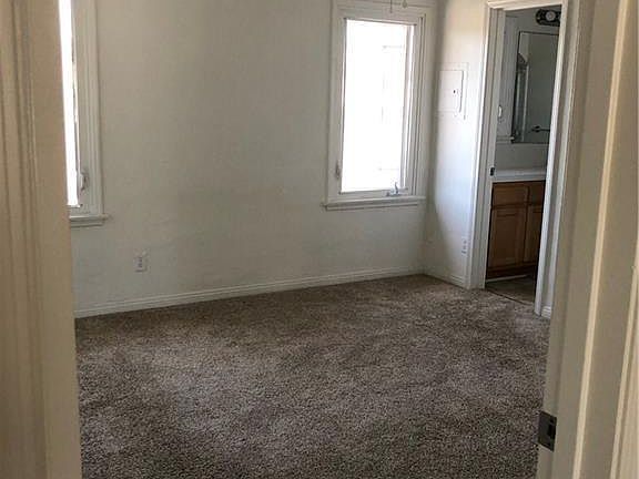 4th image of 826 Torrance Blvd