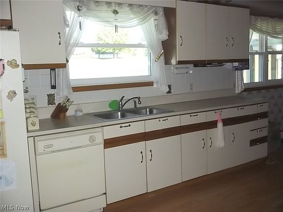 5th image of 4791 Bond Ave NW