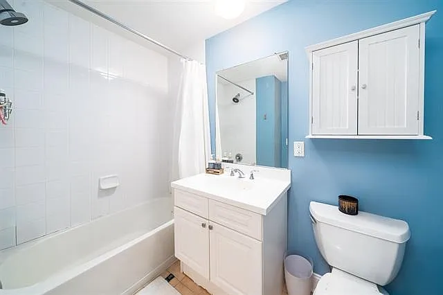 1331 Grand St #307 — Photo 14