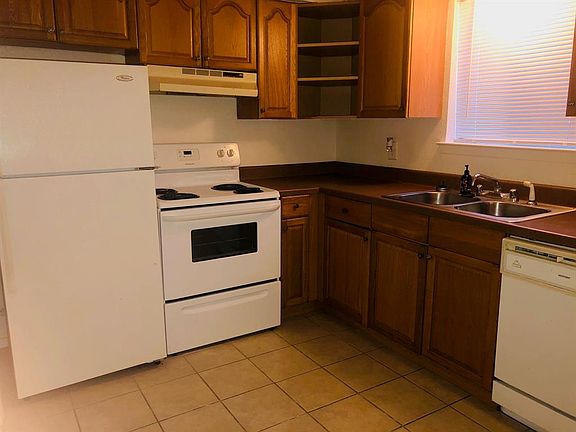 3rd image of 2826 Wimbledon Ct APT A