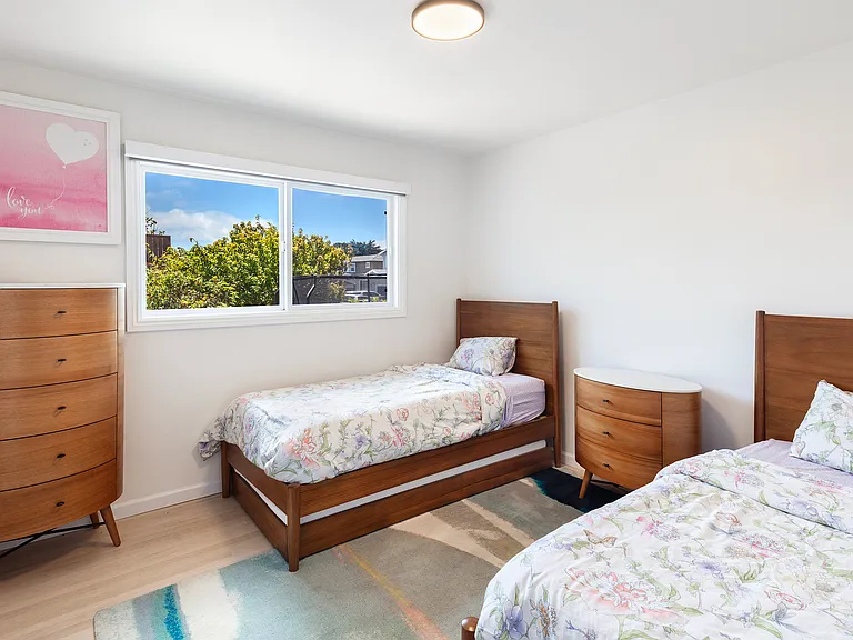 460 Valverde Dr — Photo 16