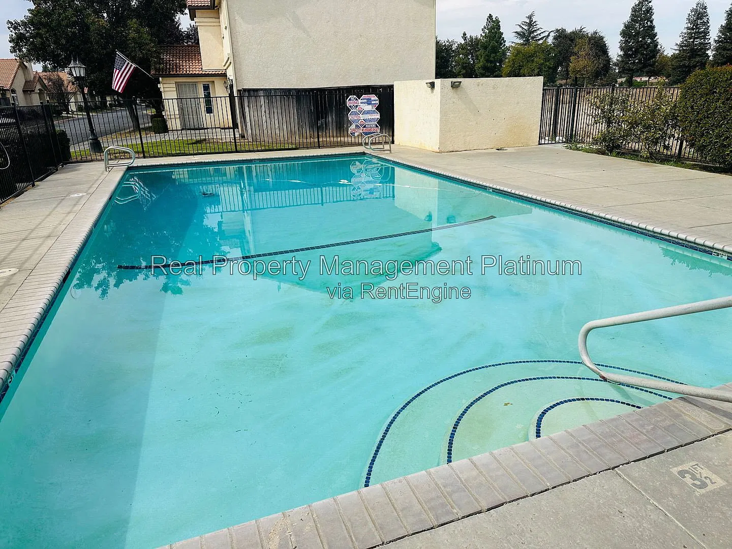 3 bed, 2.5 bath, 1547 sqft, $2,249 — Photo 2
