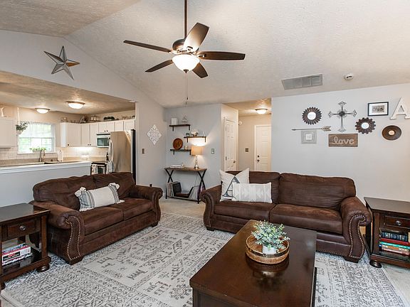 5th image of 6485 Barberry Dr