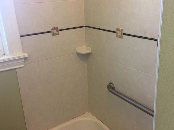 4th image of 6133 S University Ave #3S