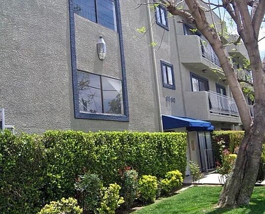 3rd image of 6590 Hazeltine Ave #307