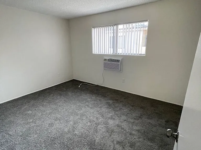 1011 W Angeleno Ave — Photo 7