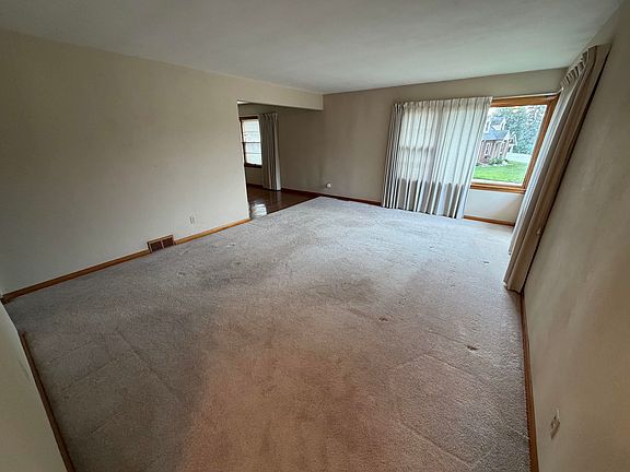 5th image of 2105 Roosevelt St