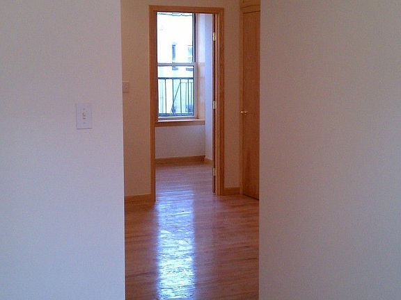 4th image of 82 Bayard St APT 26