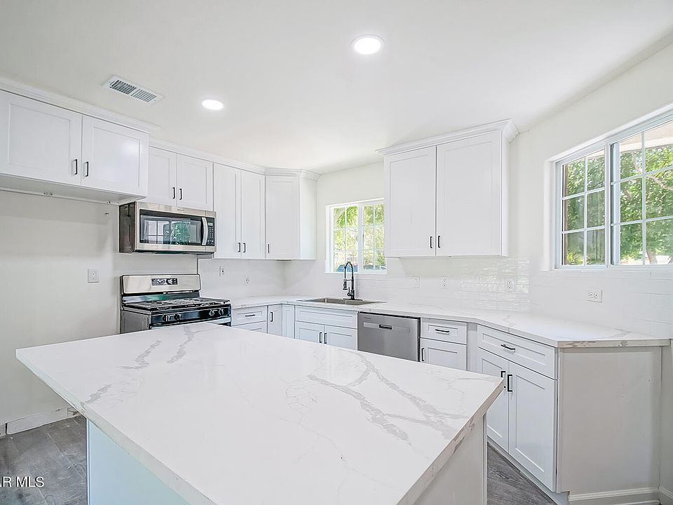 1st image of 863 Calle Pensamiento